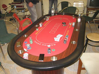 Uma das 7 mesas profissionais de jogo de poker