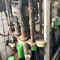 ASAE-apreende-6000-litros-de-vinho-num-estabelecimento-de-produção-e-engarrafamento